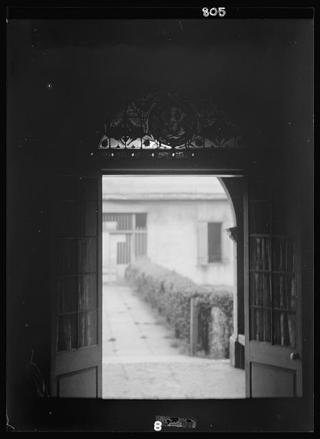Photo:New Orleans Louisiana Ursuline Convent Courtyard Doorway 1920s