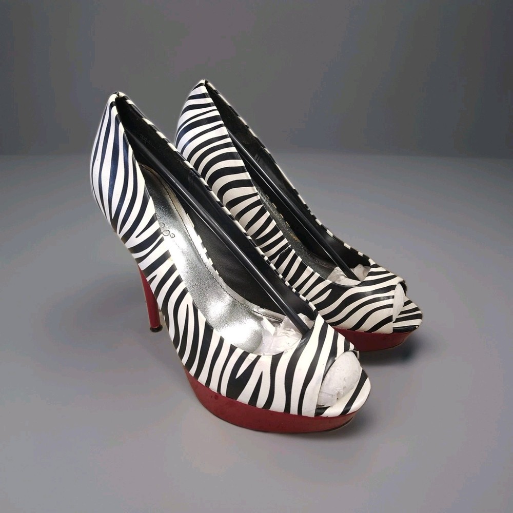 Bamboo zebra print high heels with red accents size 7.5 runway ready