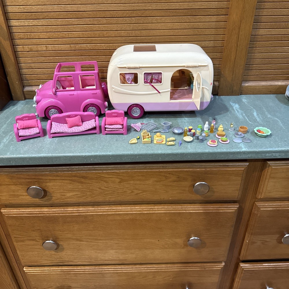 Lil Woodzeez Happy Camper Calico Critters Travel Trailer Jeep Car Pink access.