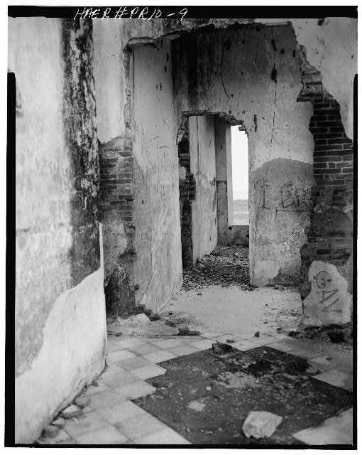 9. Interior view looking southwest - Faro de Punta de Las Figuras, Punta de las