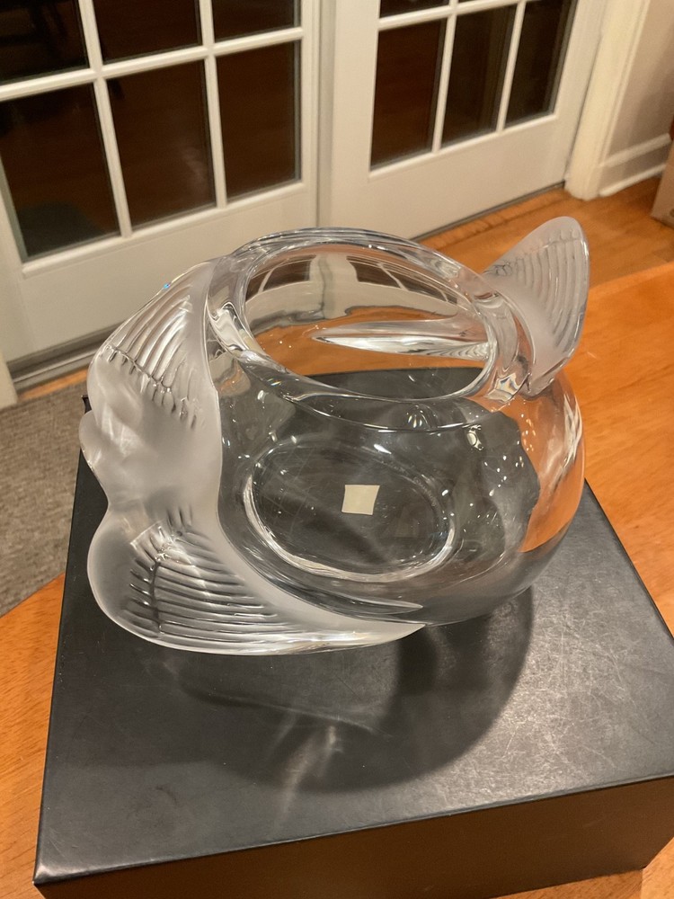 Lalique Adelaide Dove vase #12301~Marie Claude Lalique design Made France READ
