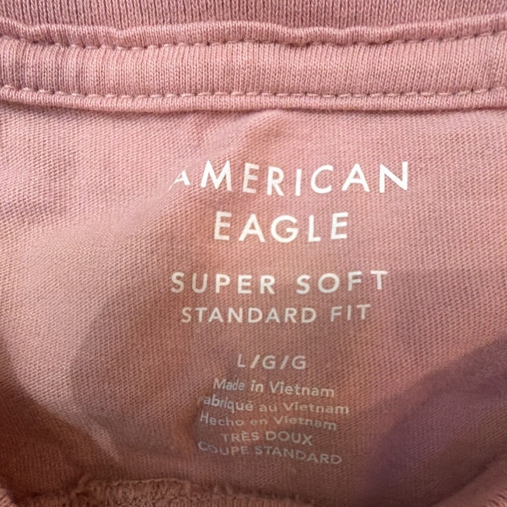 American Eagle Super Soft Pink Men's T-Shirt Large Crew Neck Short Sleeve Logo