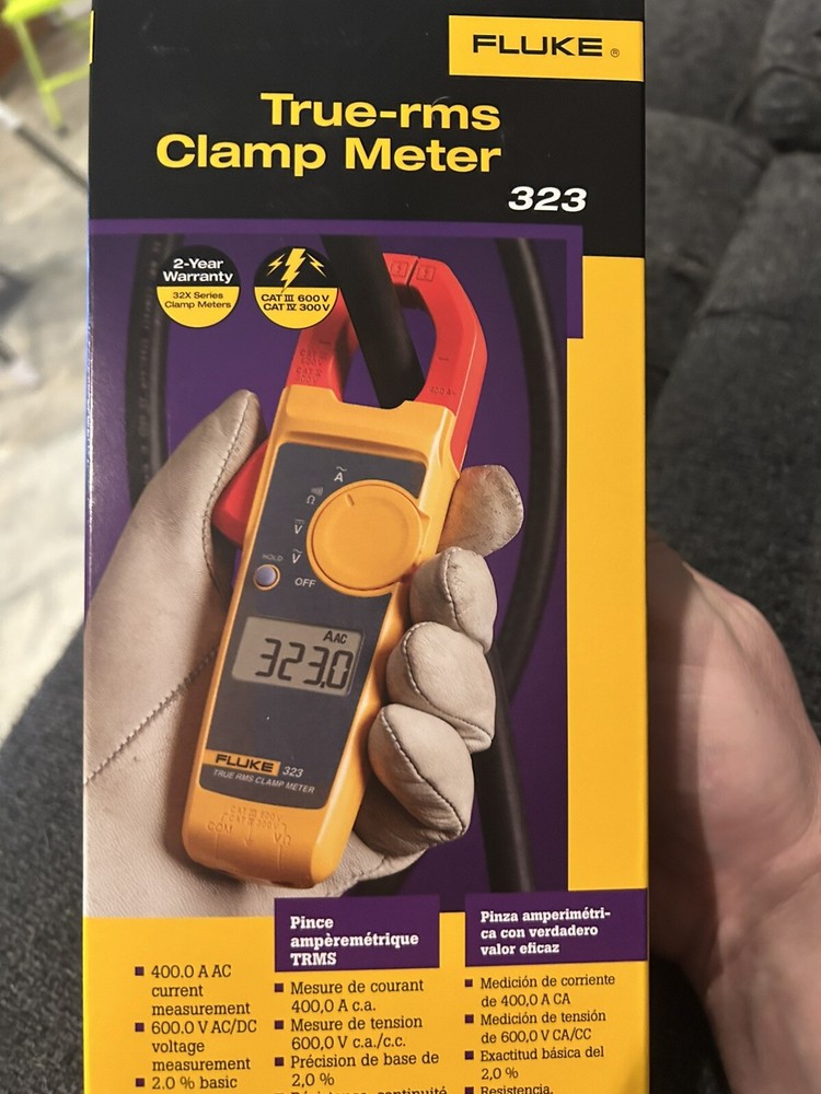 Fluke 323 True RMS Clamp Meter