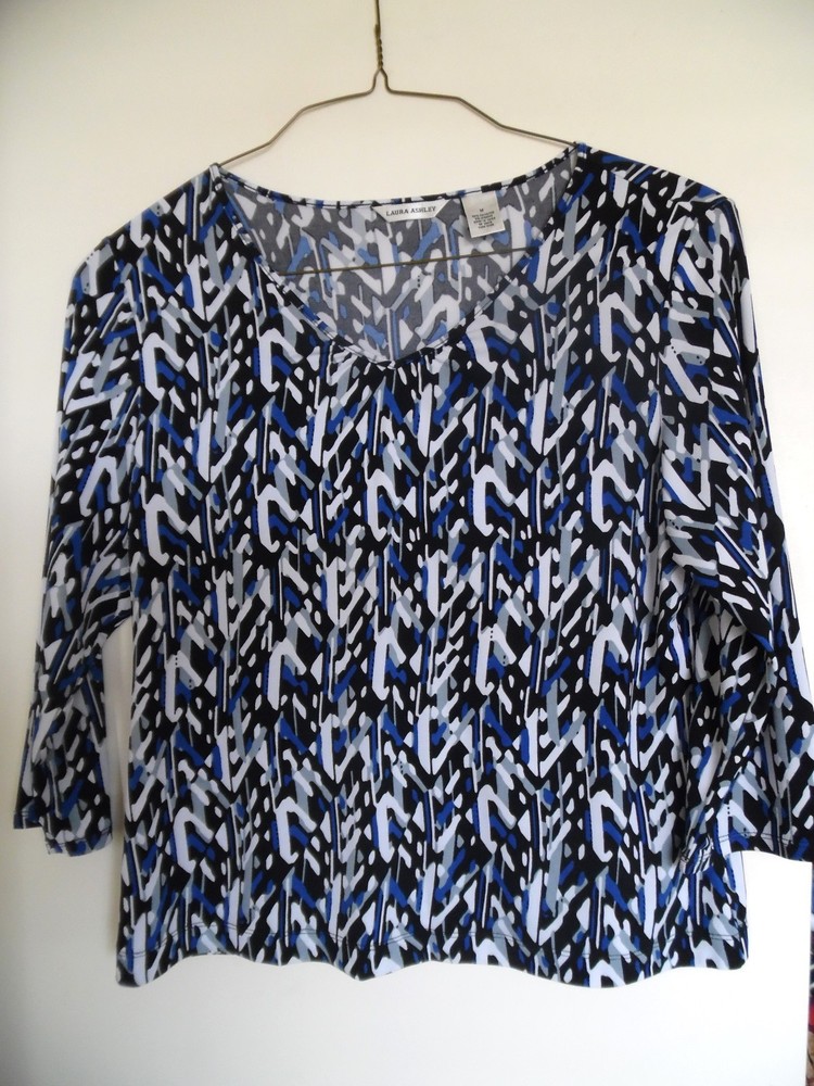 Laura Ashley Multi Color Slinky V Neck  Knit Top  Shirt Size M