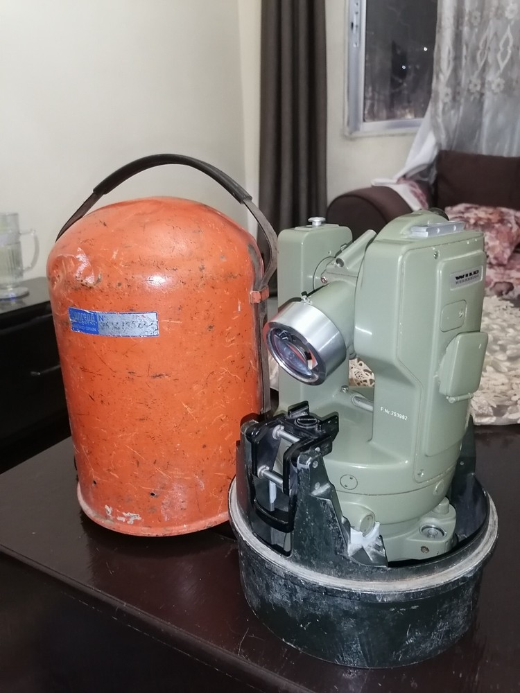 Wild Heerbrugg T16 Theodolite W/ Bullet Case Precision Surveying Equipment Prof
