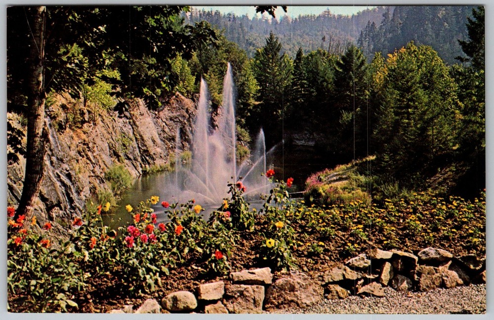 Vtg Postcard Butchart Gardens Fountain Victoria, Bc, CA 1960s