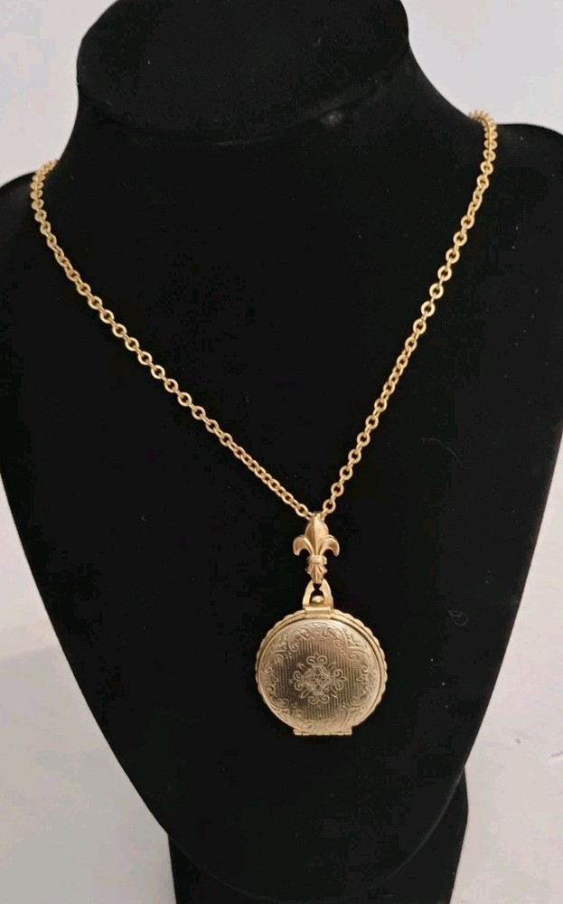 Vtg CORO STYLE Double Photo Locket Pendant Collapsible Floral Etched Gold Toned