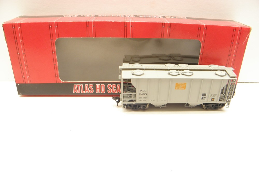Atlas Ps-2 Coverd Hopper - Maine Central - Mec #2483 - Ho Scale