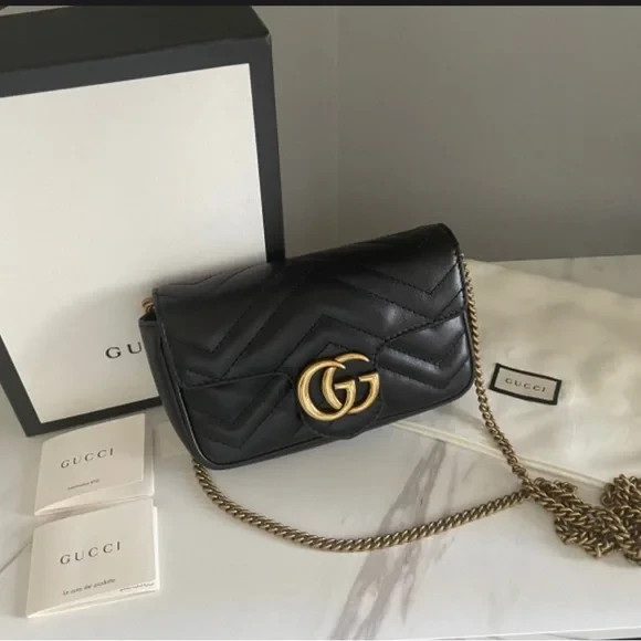 Gucci Marmont Super Mini Shoulder Bag in Leather