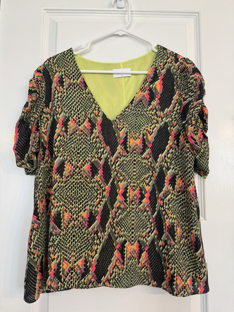 Women’s Adrienne Short sleeve V-Neck Blouse, Size Medium