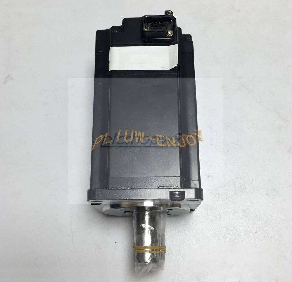 One Yaskawa Servo Motor Sgm7A-06Afa61 New