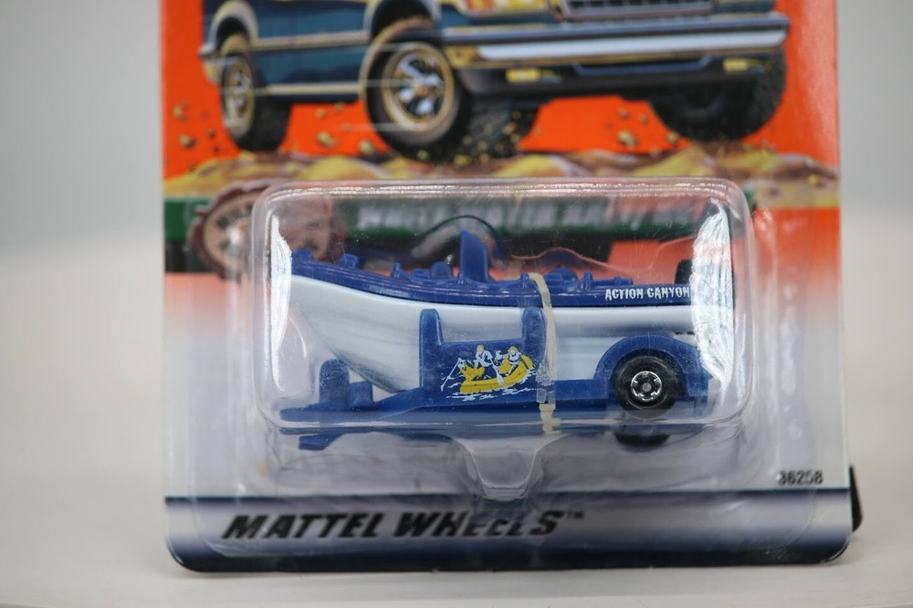 MatchBox in Blister Pack - Series 12 - #59 - White Water Raft - Boat -