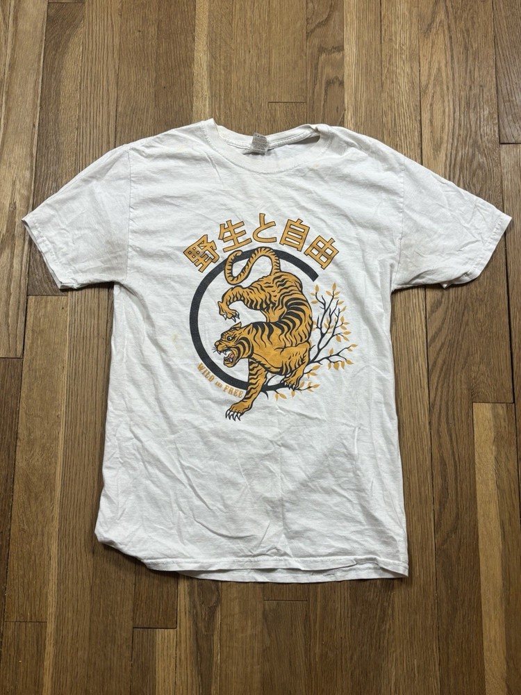 Y2K Japanese Tiger Graphic Tee Fruit of the Loom White Shirt Size S