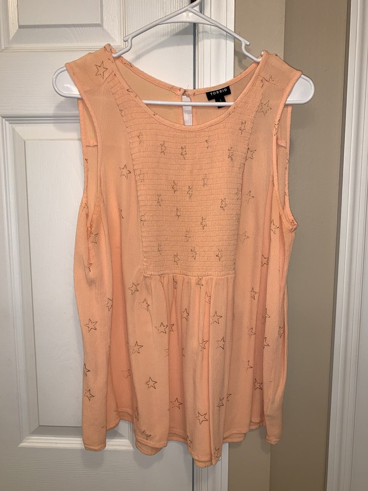 Torrid Top Blouse Plus Size 1 (14/16) Peach Gold Stars Smocked EUC