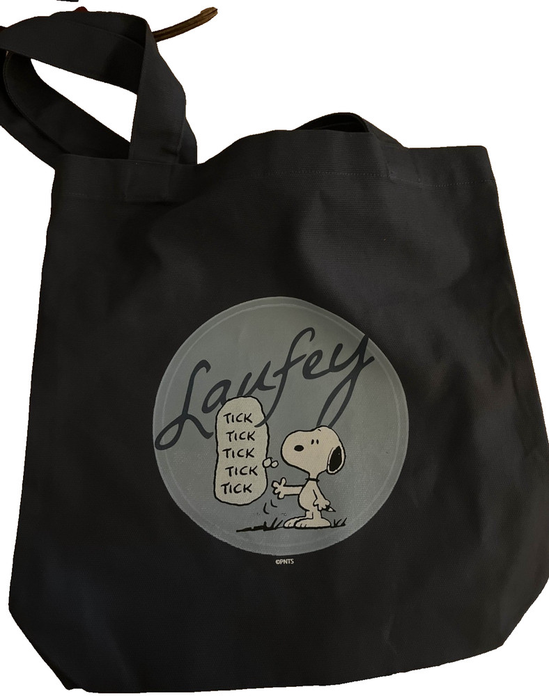 Laufey Tour exclusive Snoopy Peanuts Tick Tick Tick tote bag official authentic