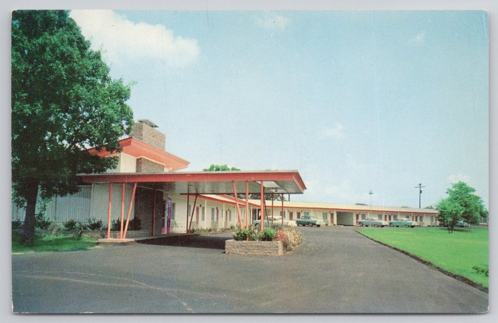 Holiday Motel Fayetteville NC Postcard US 301 Highway Vintage Chrome 1950s 60s