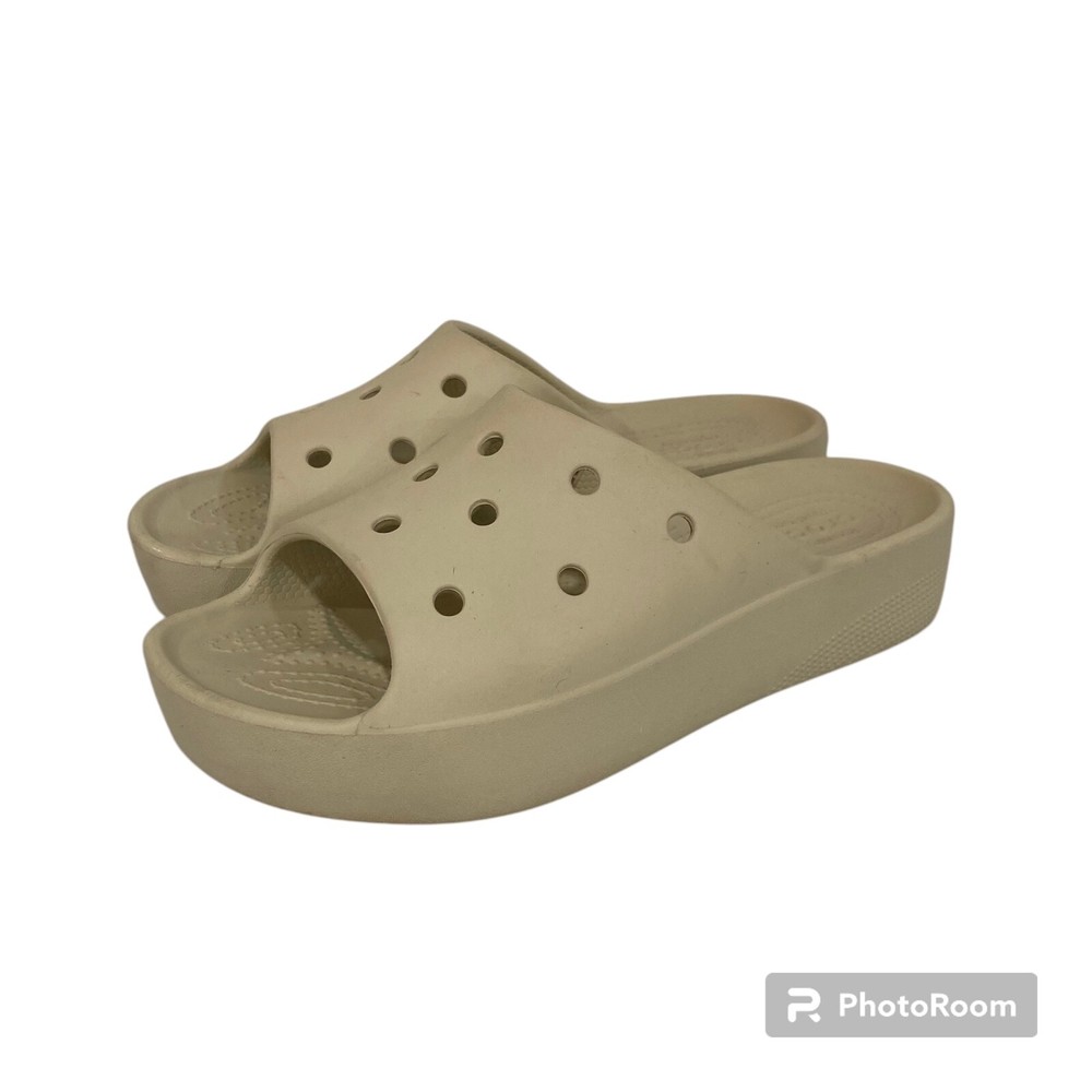 Crocs Women’s Size 7 Classic Platform Sand Beige Slides Sandals Slip On Comfort