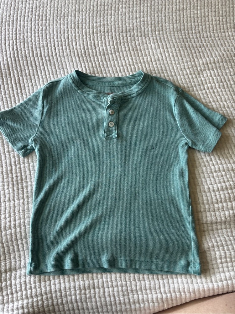 Light Blue Quarter Button Up Kids Boys Shirt Cat & Jack Size XS (4/5)