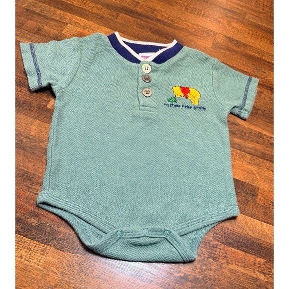 Vintage Disney Y2K Winnie the Pooh one piece shirt size 3/6 months.
