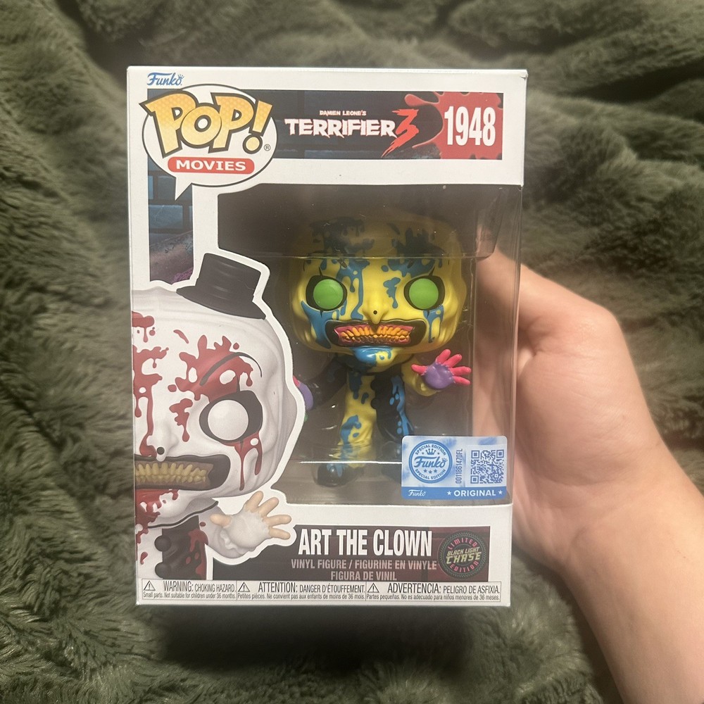 HTF Terrifier 3 Art the Clown CHASE Bloody Funko Pop Figure #1948 W/Protector