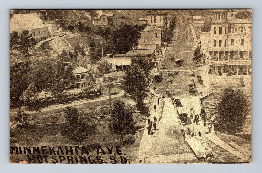 Hot Springs SD-South Dakota, City View of Minnekahta Ave. Vintage Postcard
