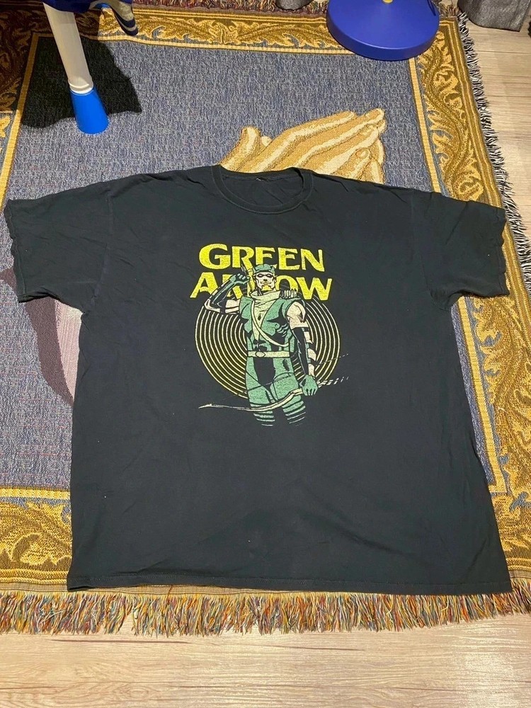 Second Hand Green Arrow Black T-Shirt - Size XL