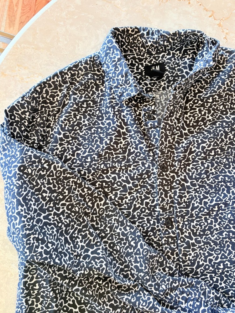 H&M Men’s Abstract Organic Artsy Print Button Up Shirt - Black White Graphic - M-image