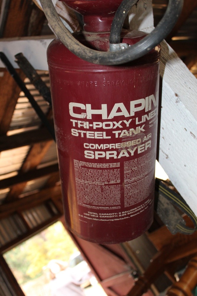 Chapin 3 Gallon Tri Poxy Steel Tank Handheld Lawn & Garden Sprayer with Lock On