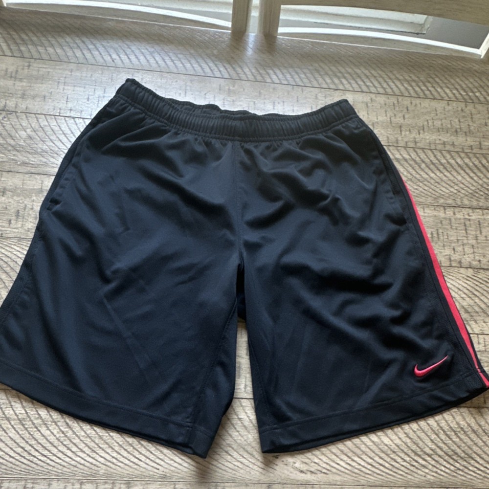 Nike Men's Black Red Mesh Athletic Shorts SizeM Drawstring Pockets