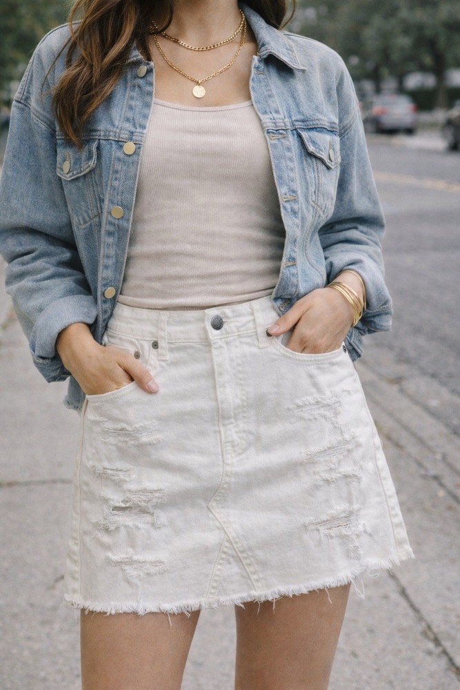 American Eagle White Distressed Denim Skirt (size 6)