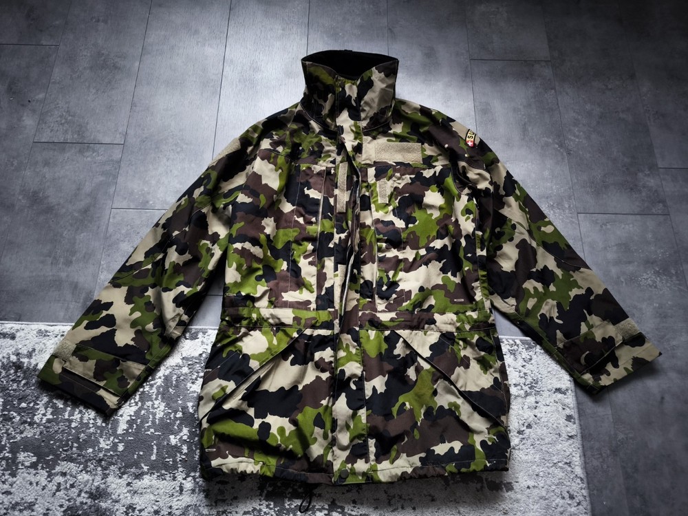 Men's Swiss Camouflage  Waterproof Army Jacket Size S