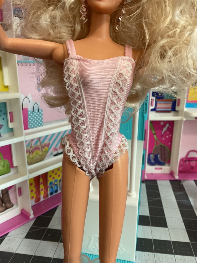 VINTAGE 1988 MATTEL FUN TO DRESS BARBIE PINK LINGERIE (Doll not Included)