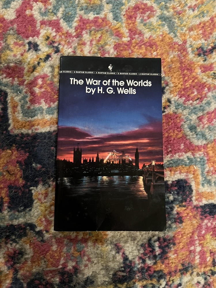 War of the Worlds by H. G. Wells (1988, Bantam Classic Edition)