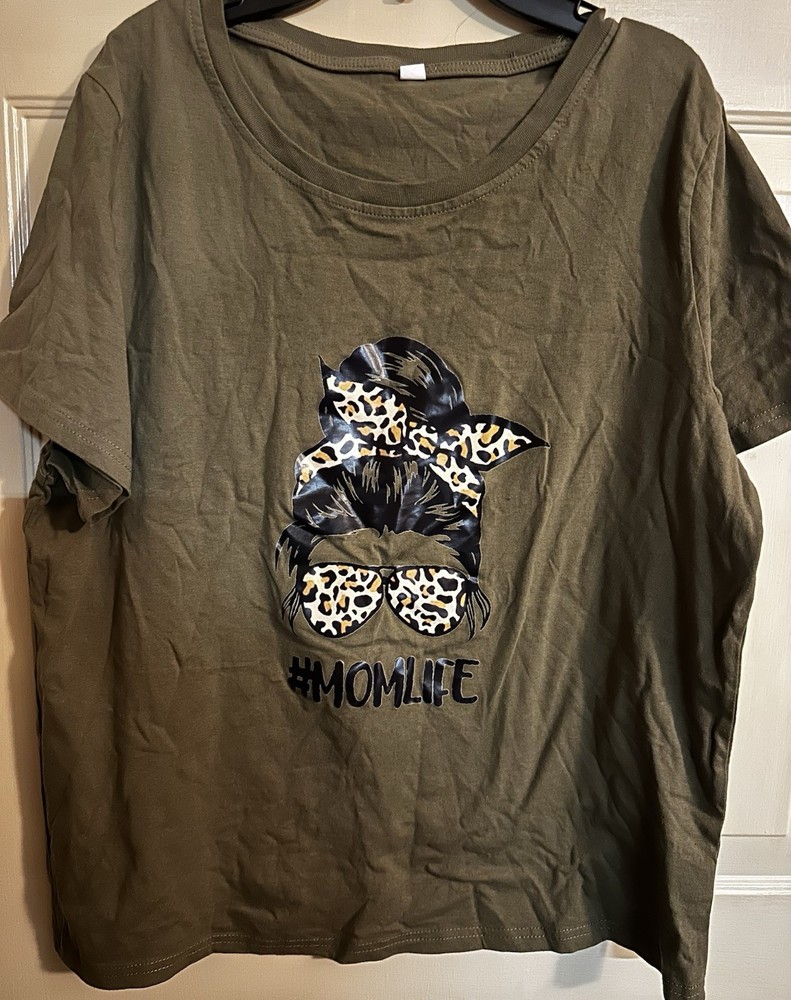 Olive Crew Neck Short Sleeve Leopard #MomLife Graphic T-Shirt Women's XL