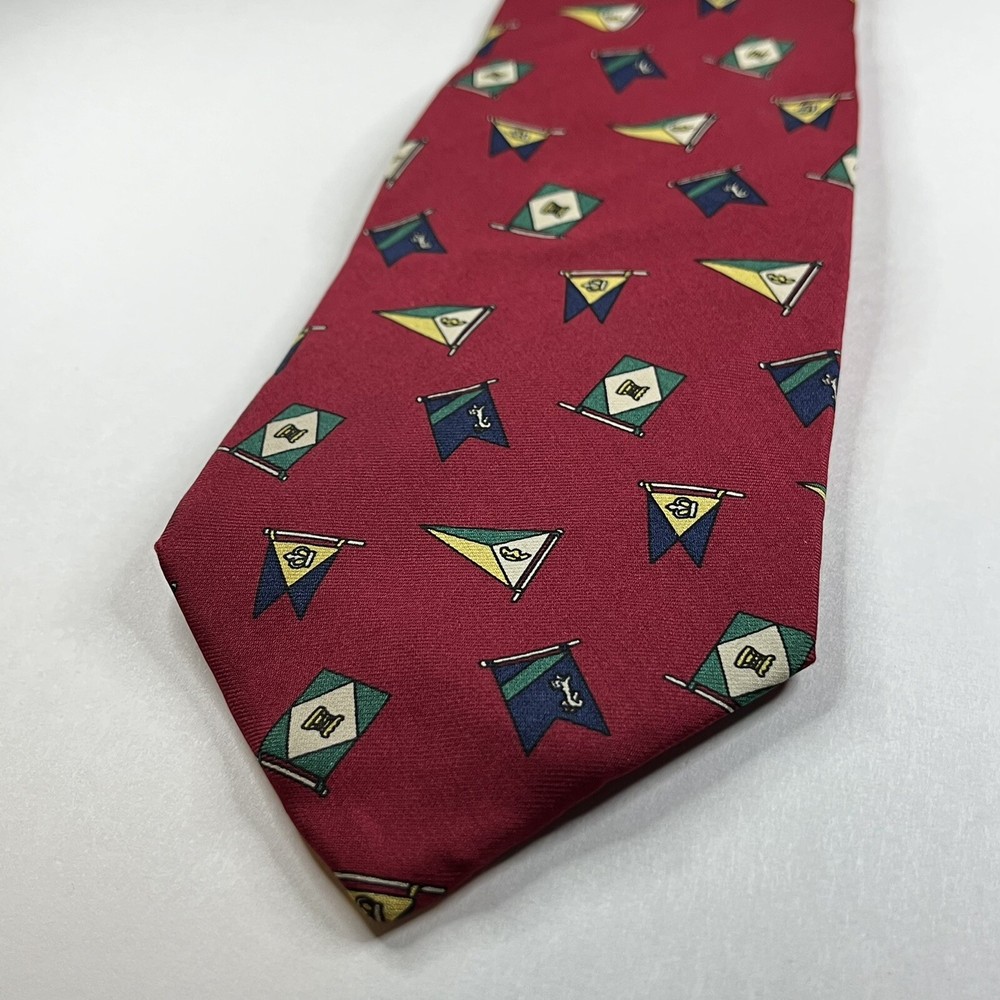 Jos. A. Bank Men’s Neckwear Necktie Tie Royalty Flags 58”x3.75” Great Condition