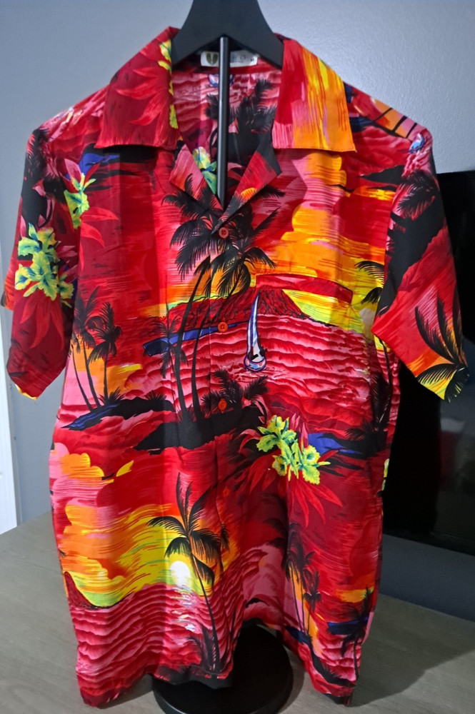 W.H.O Hawaiian Shirt Men’s M – Sunset Palm Tree Tropical Beach Aloha Bold Print