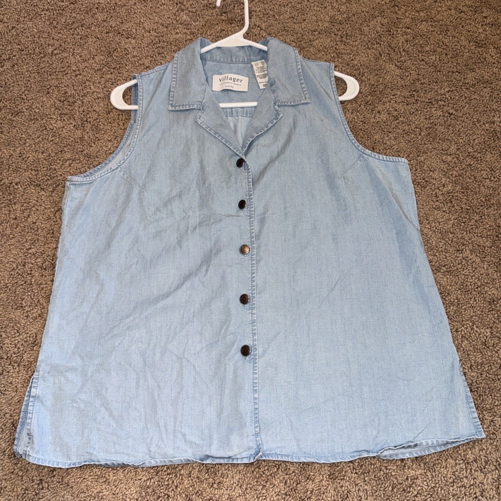 Villager Liz Claiborne Petite CL Sleeveless light Denim Shirt Rivet Button