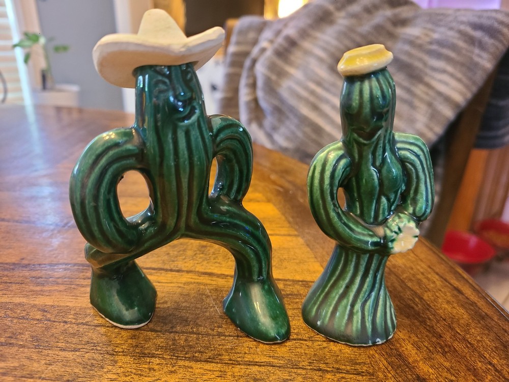Vtg Cactus Couple Salt And Pepper Shakers
