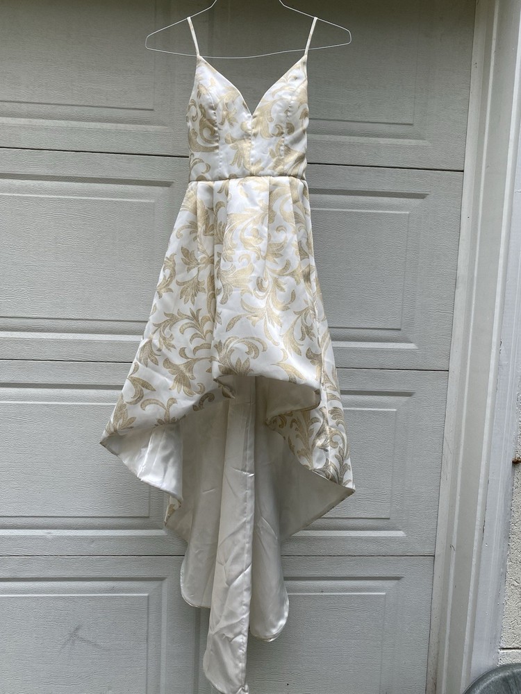 Elegant White and Gold Scroll Leaf Juniors Prom Formal High-Low Dress Size 3