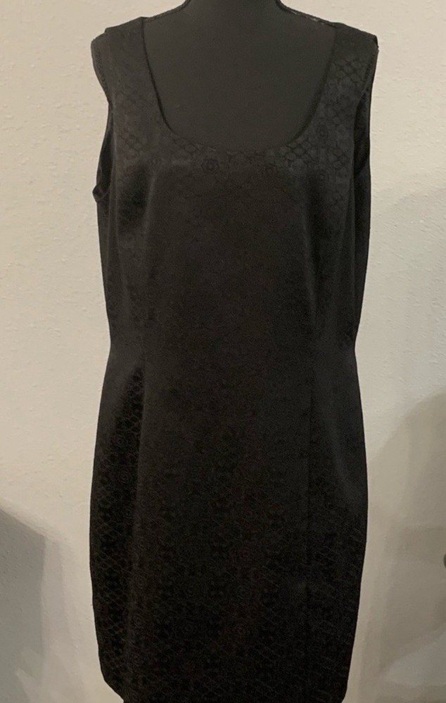 Tahari Arthur Levine Women's Sleeveless Lined Sheath Dress Black Crepe Size 16