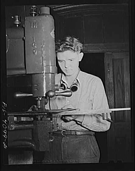 Photo:Knoxville Tennessee 1940s TVA Worker Drilling Machine Tool Shop