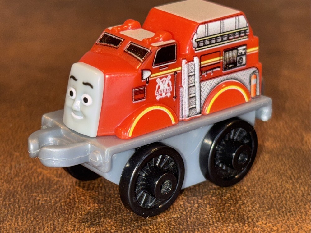 14-piece Thomas TrackMaster Small Push Along Die-Cast PVC Train Set with Flynn K13D