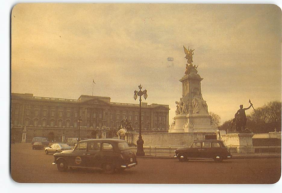 Postcard Buckingham Palace London England