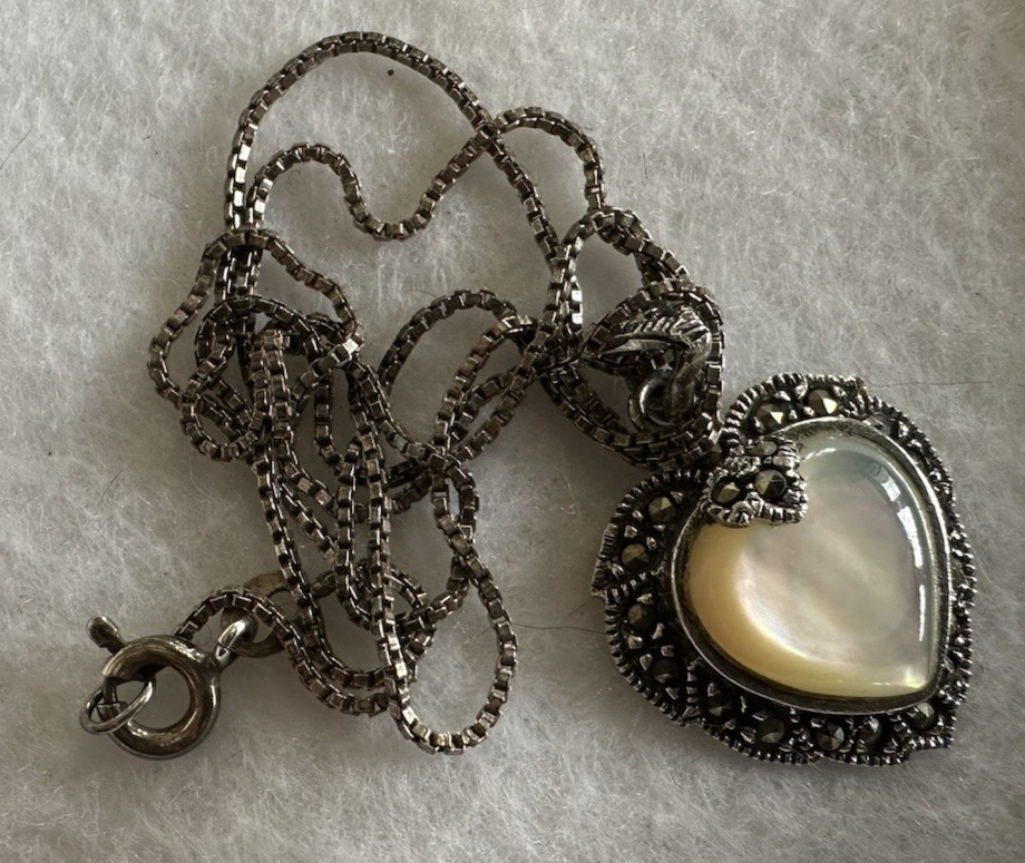 Vintage Sterling Silver MOP Marcasite Heart Pendant Necklace 18.5