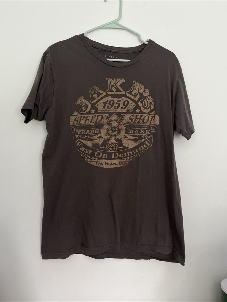 Men’s t shirt with design on the back. size large and from the brand sonoma