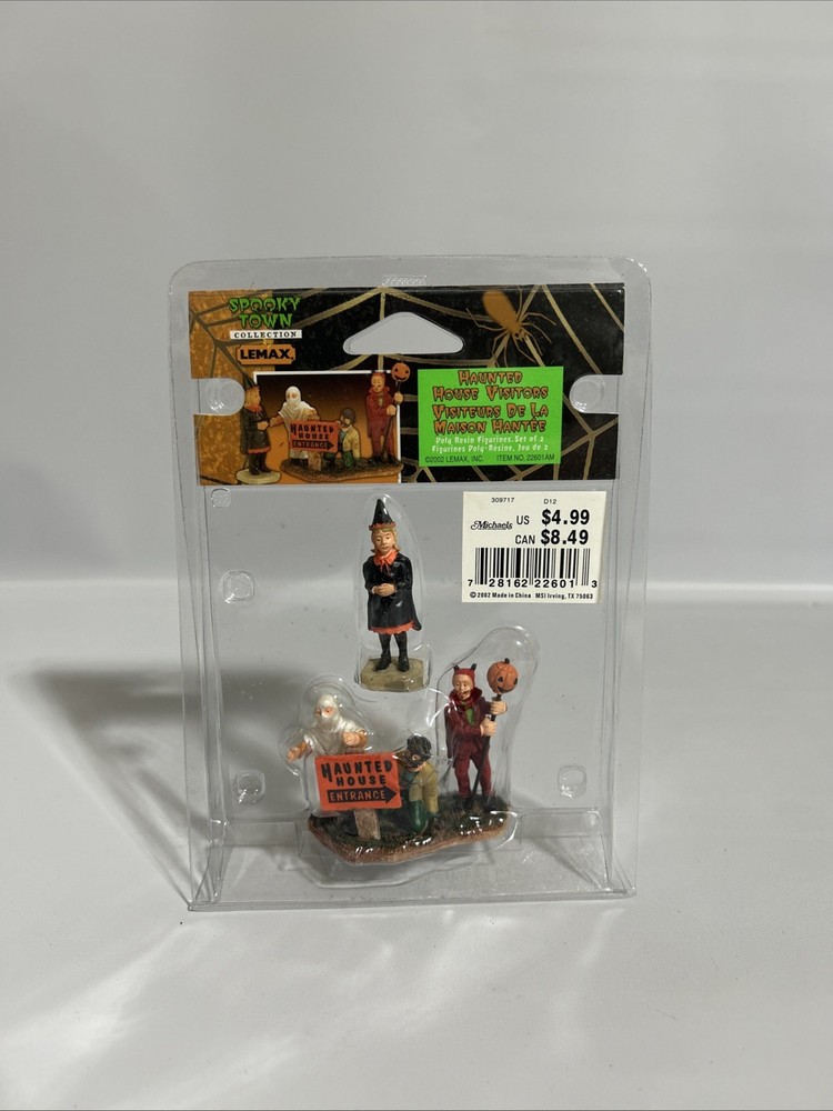 Lemax Spooky Town Haunted House Visitors Set of 2  Figures!!