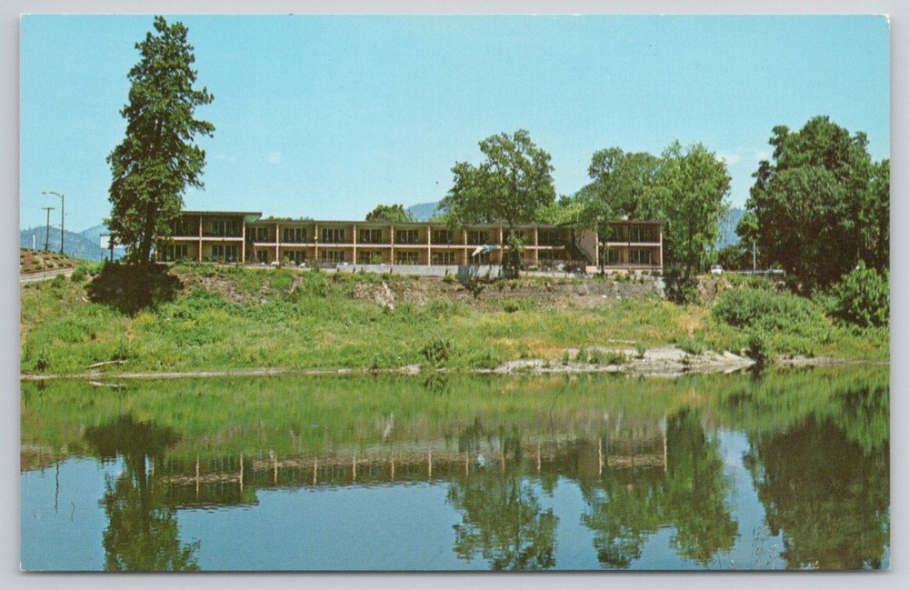 Riverside Motel Grants Pass Oregon Rogue River Vintage Postcard Chrome AAA