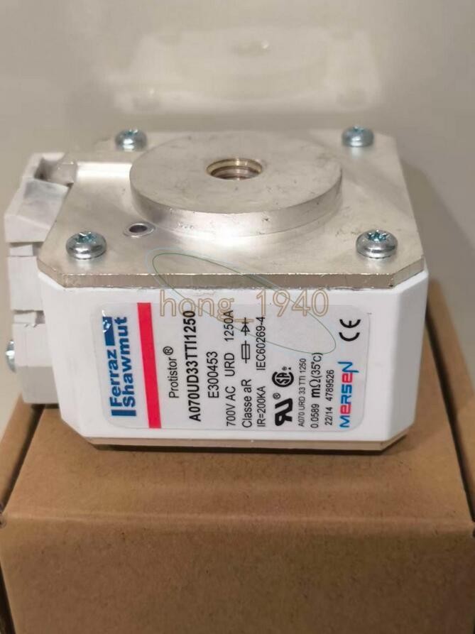 1PCS Ferraz shawmut Mersen Fuse A070UD33TTI1250 E300453 700V / 1250A
