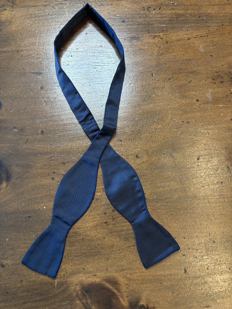 Sulka 100% Pure Silk Bowtie Self Tie Bow Tie Navy Blue France 17-17.25 Vtg NICE!