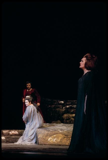 Photo:Joan Sutherland, soprano, in Norma 7